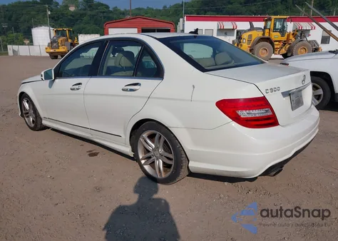 2012 Mercedes-Benz C 300 from USA, damaged, VIN WDDGF8BB9CR192101